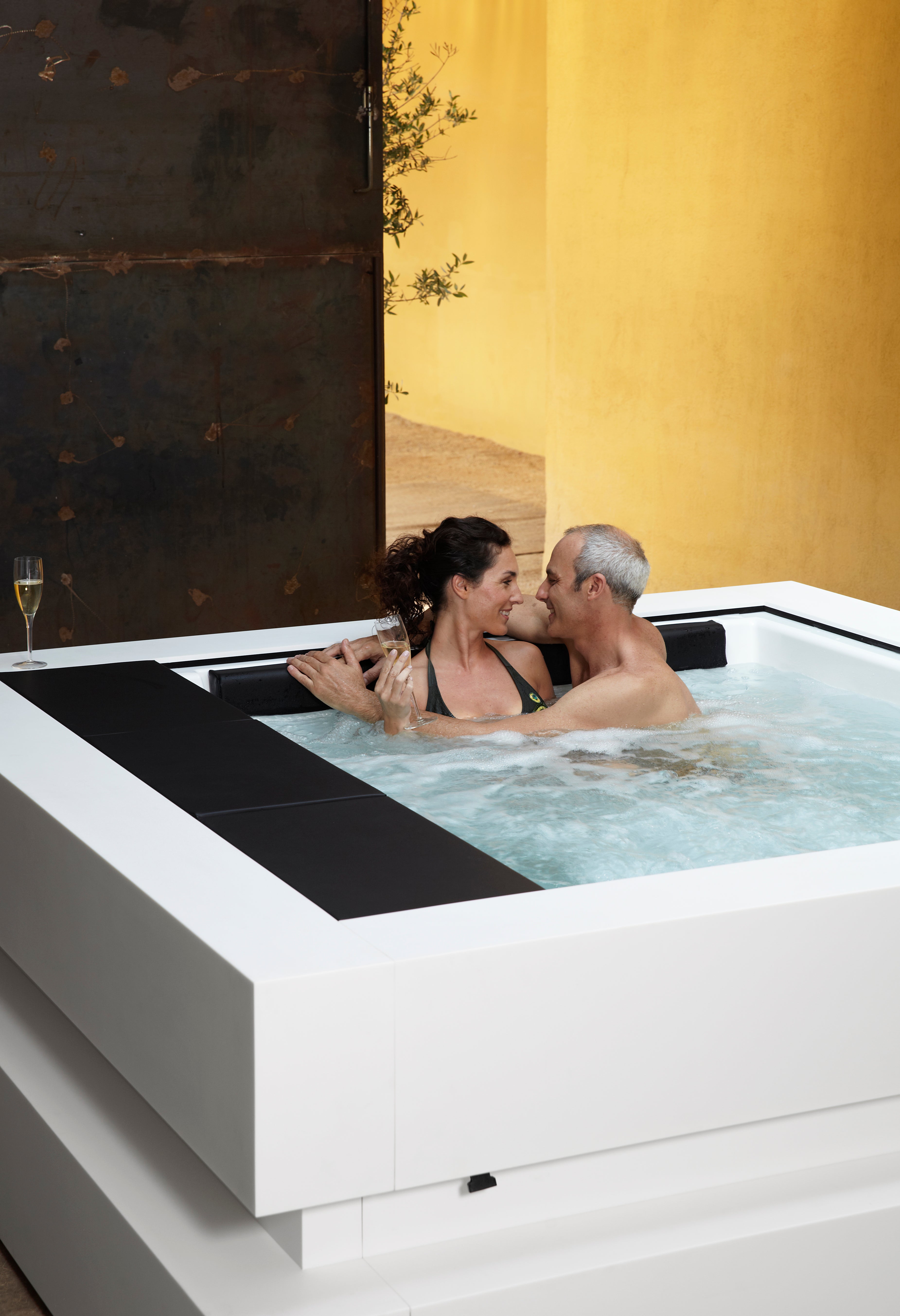 Aquavia Spa Cube